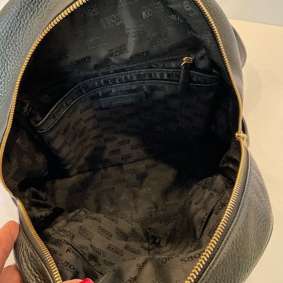 MICHEAL KORS Black Large Leather Backpack - Picture 10 of 13